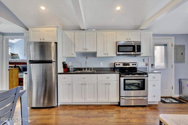 12 W Rutherford Lane, Lavallette, NJ 08735