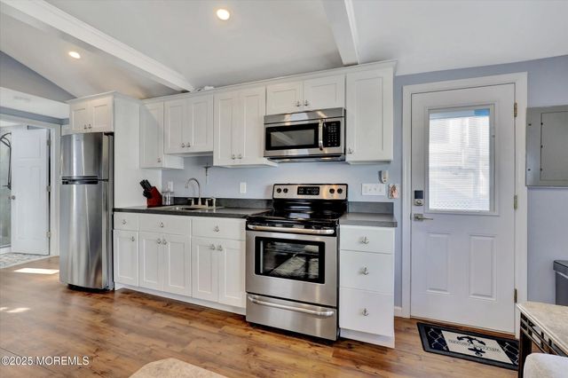 12 W Rutherford Lane, Lavallette, NJ 08735