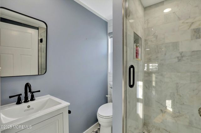 12 W Rutherford Lane, Lavallette, NJ 08735