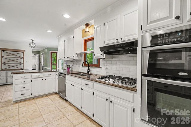 7928 Covey Chase Drive, Charlotte, NC 28210