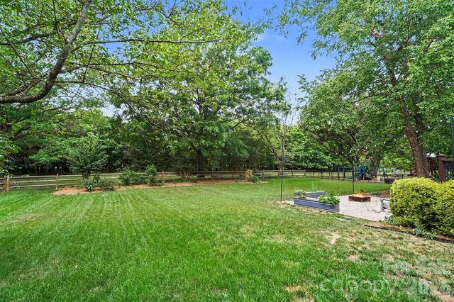 7928 Covey Chase Drive, Charlotte, NC 28210