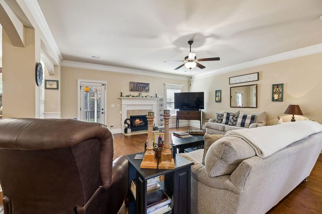 8074 Fox Glove Drive, Ooltewah, TN 37363