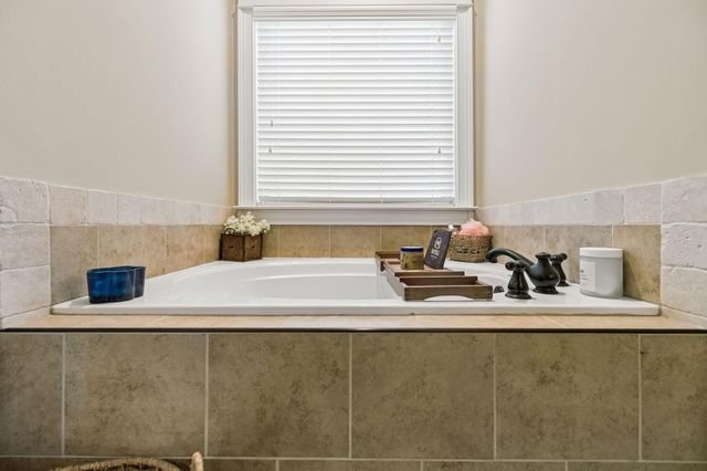 8074 Fox Glove Drive, Ooltewah, TN 37363