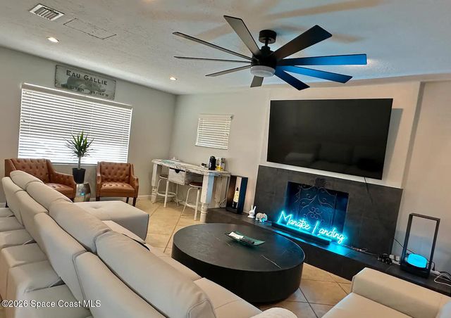 589 Hillside Court, Melbourne, FL 32935