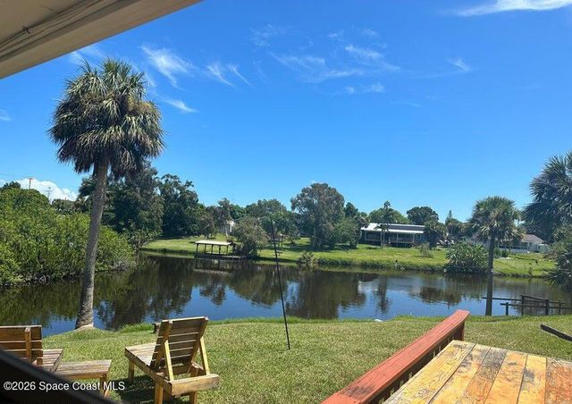 589 Hillside Court, Melbourne, FL 32935