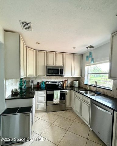 589 Hillside Court, Melbourne, FL 32935