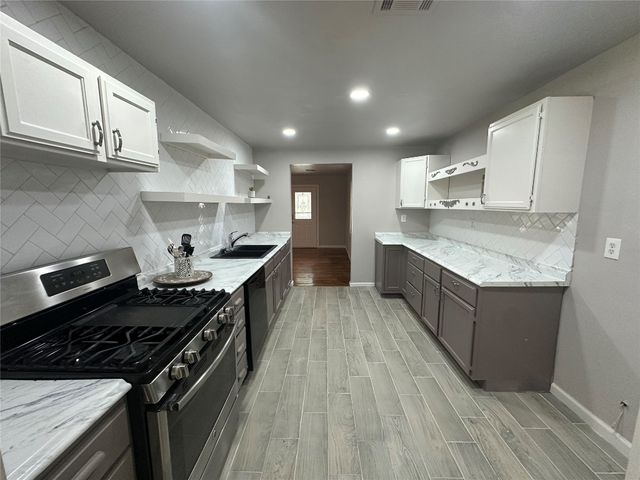 112 Burk Way, Del City, OK 73115