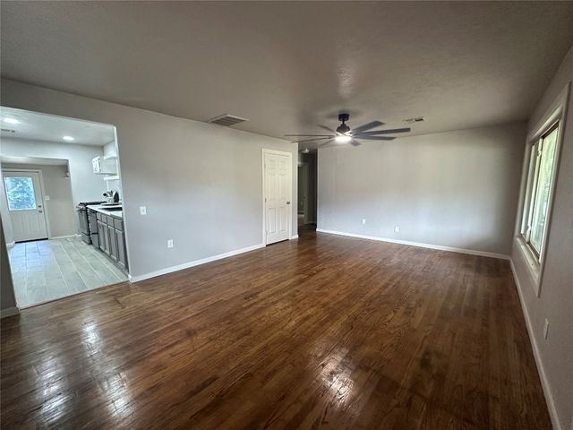 112 Burk Way, Del City, OK 73115