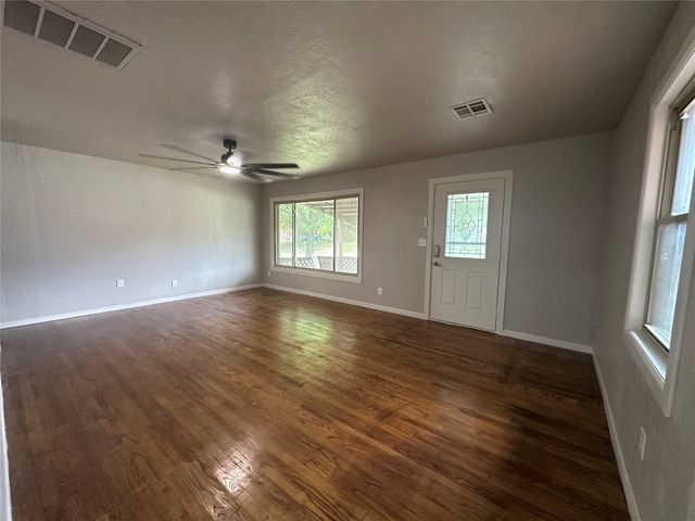 112 Burk Way, Del City, OK 73115