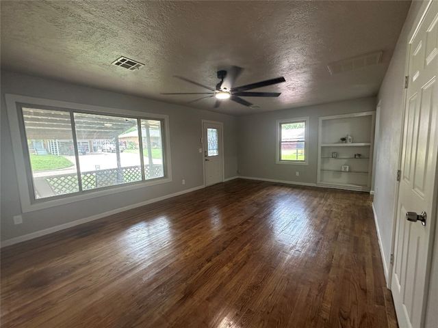 112 Burk Way, Del City, OK 73115