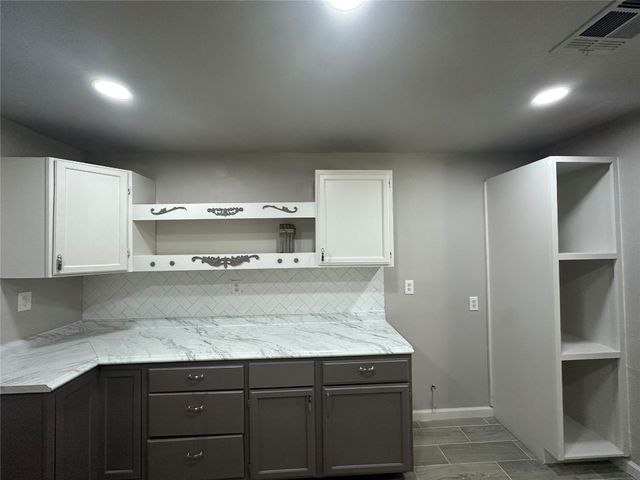 112 Burk Way, Del City, OK 73115