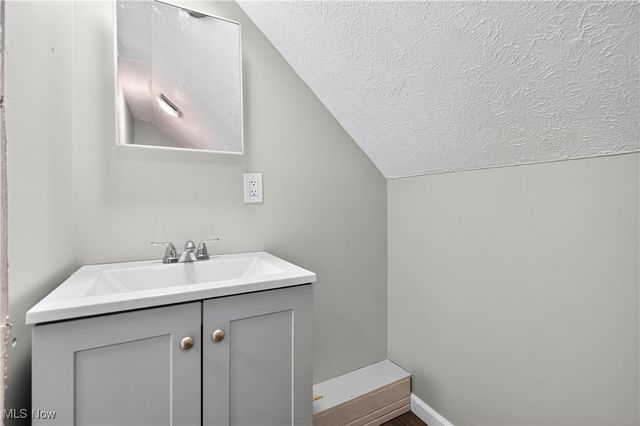 13608 Earlwood Road, Cleveland, OH 44110