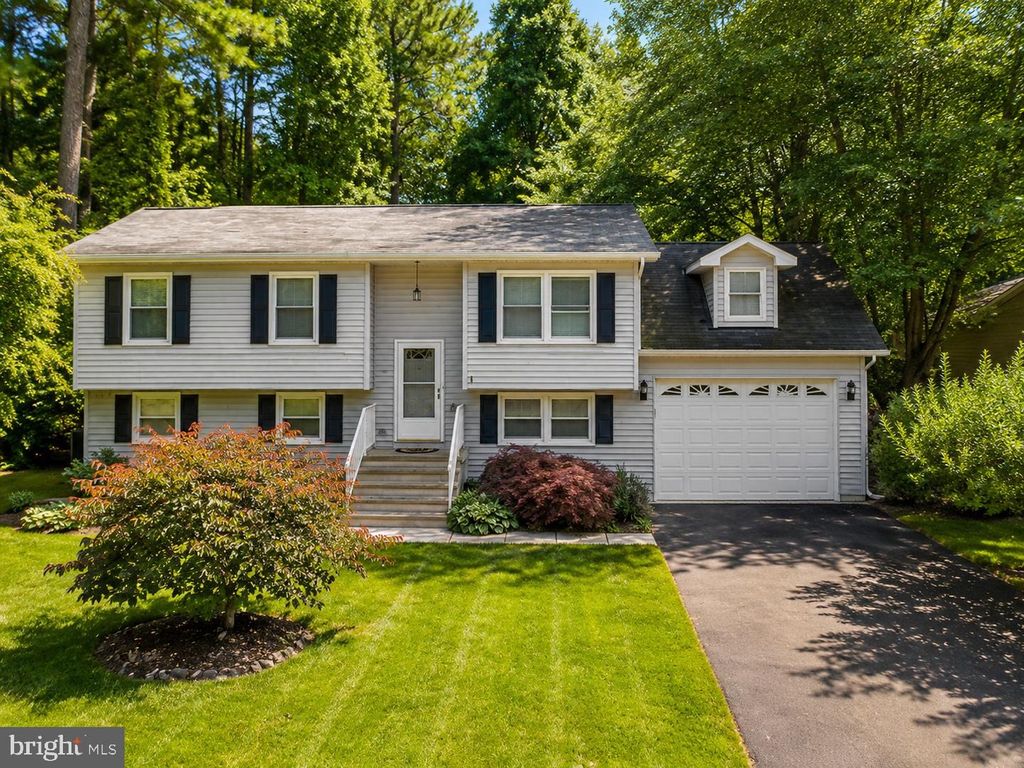 447 DOGWOOD DR, Lusby, MD 20657