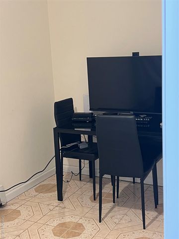 3941 Laconia Avenue, Bronx, NY 10466