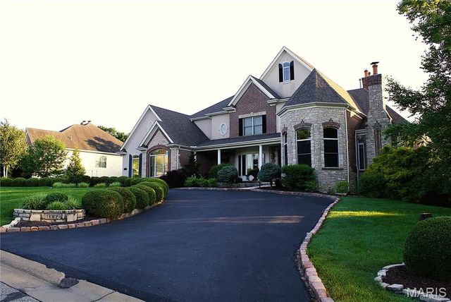1009 Savonne Court, Chesterfield, MO 63005