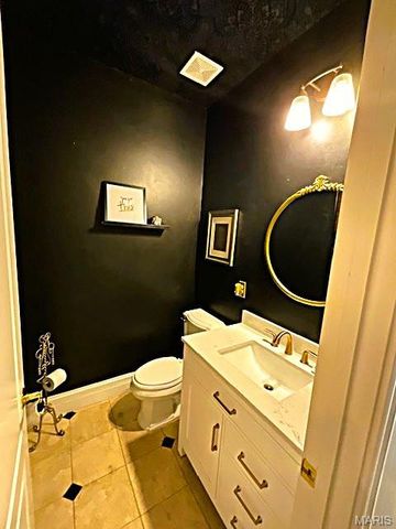 1009 Savonne Court, Chesterfield, MO 63005