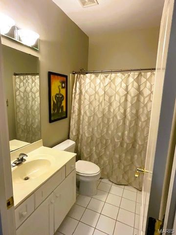 1009 Savonne Court, Chesterfield, MO 63005
