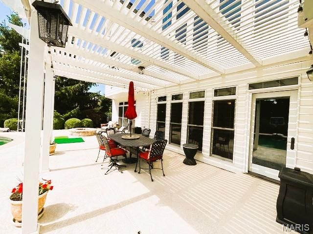 1009 Savonne Court, Chesterfield, MO 63005