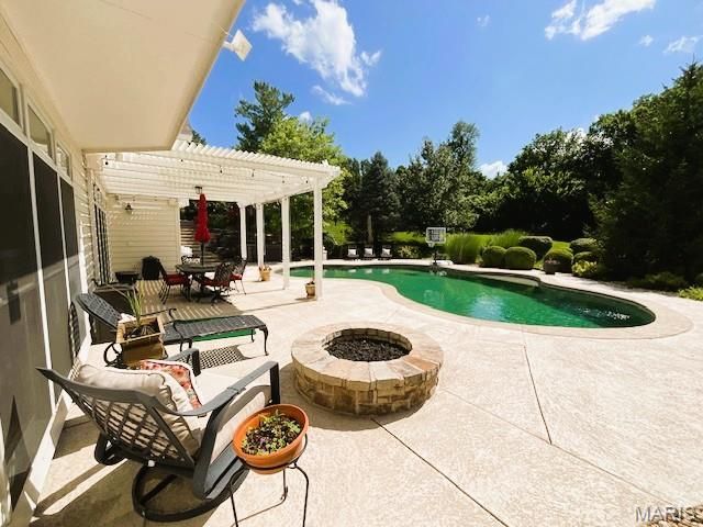 1009 Savonne Court, Chesterfield, MO 63005