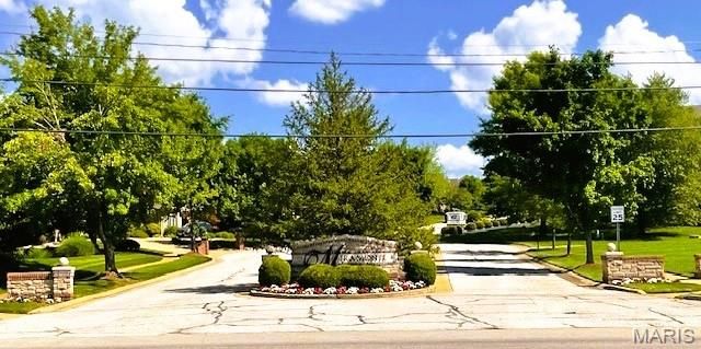 1009 Savonne Court, Chesterfield, MO 63005