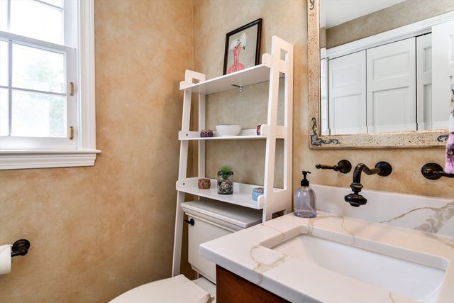 92 Flanagan Drive, Framingham, MA 01701