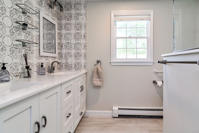 92 Flanagan Drive, Framingham, MA 01701
