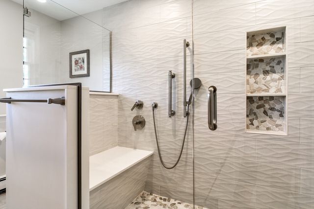 92 Flanagan Drive, Framingham, MA 01701