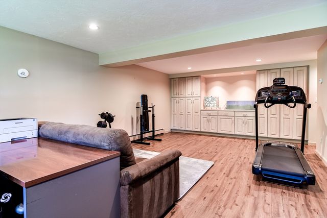 92 Flanagan Drive, Framingham, MA 01701