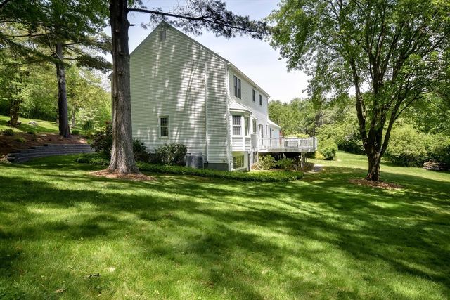 92 Flanagan Drive, Framingham, MA 01701