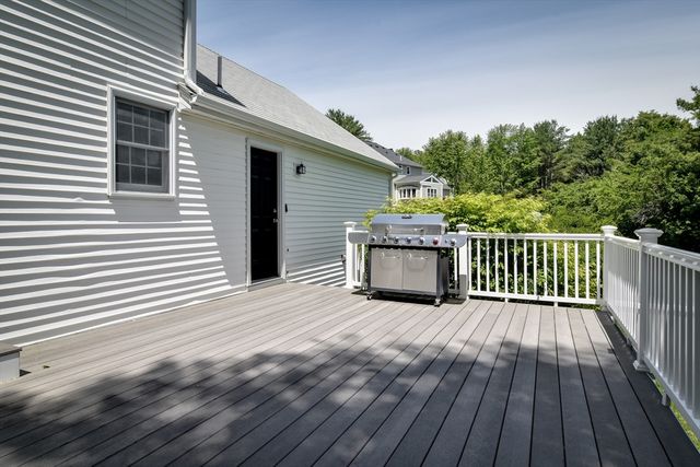 92 Flanagan Drive, Framingham, MA 01701