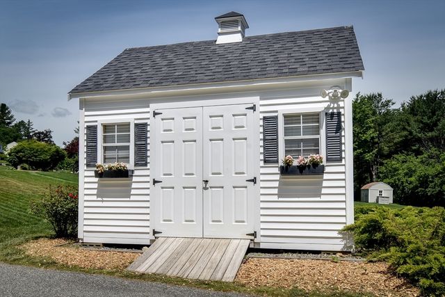 92 Flanagan Drive, Framingham, MA 01701