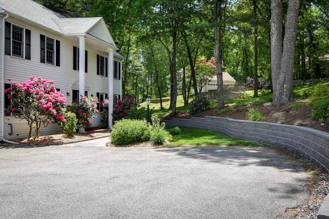 92 Flanagan Drive, Framingham, MA 01701