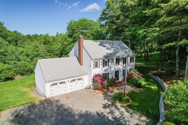 92 Flanagan Drive, Framingham, MA 01701