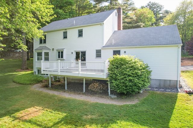 92 Flanagan Drive, Framingham, MA 01701