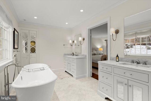 4520 DEXTER ST NW, Washington, DC 20007