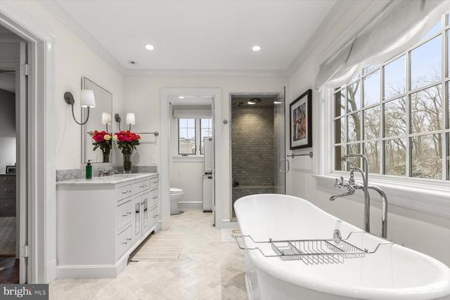 4520 DEXTER ST NW, Washington, DC 20007