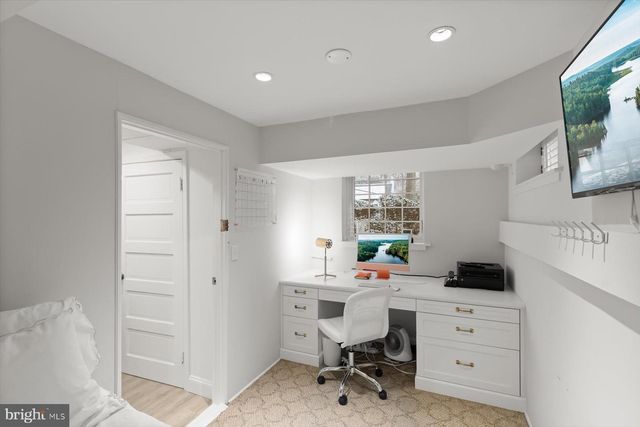 4520 DEXTER ST NW, Washington, DC 20007