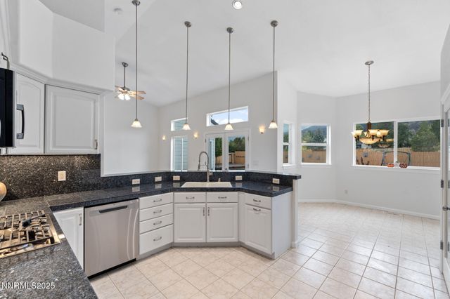 325 Old Washoe Cir, Washoe Valley, NV 89704