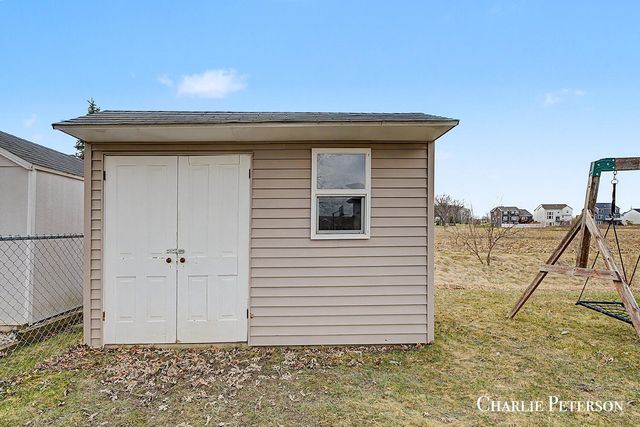 7957 Westside Drive, Georgetown Twp, MI 49426