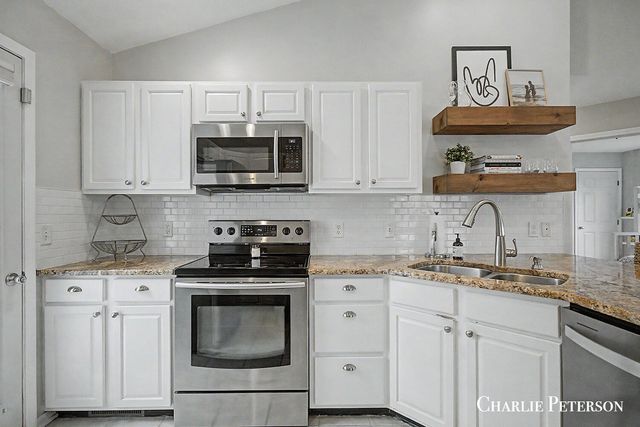 7957 Westside Drive, Georgetown Twp, MI 49426