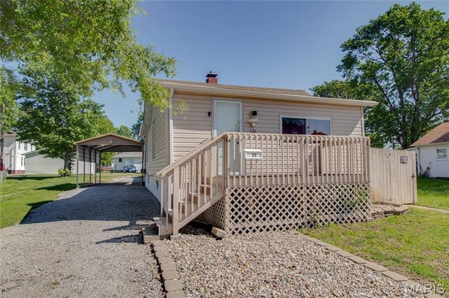 124 E 7th Street, Roxana, IL 62084