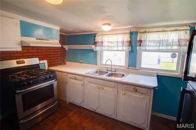 124 E 7th Street, Roxana, IL 62084