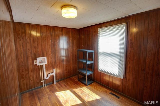 124 E 7th Street, Roxana, IL 62084