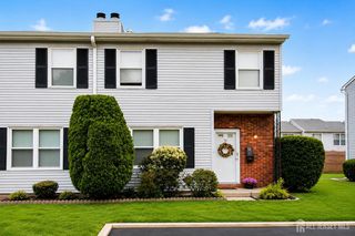 14 Dogwood Court, Jamesburg, NJ 08831