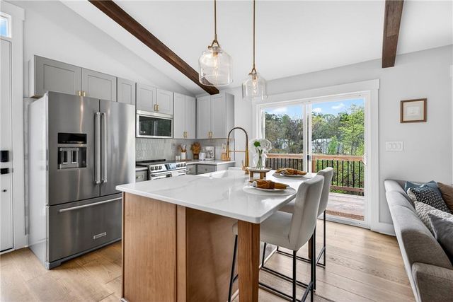 6564 Bermuda Lane, Flowery Branch, GA 30542