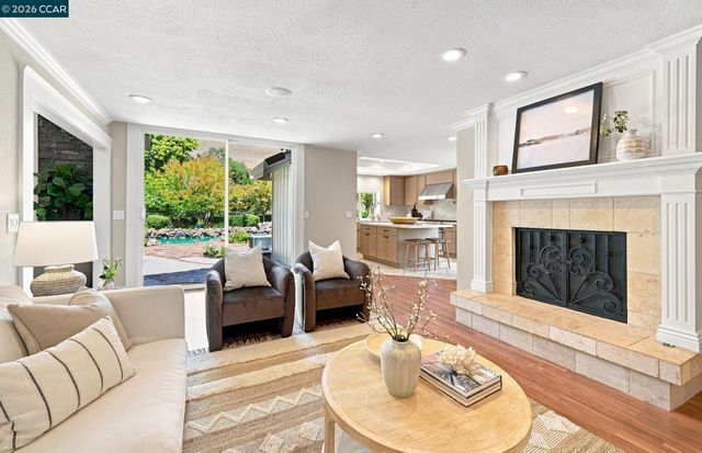 645 Birchwood Ct, Danville, CA 94506