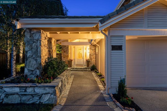 645 Birchwood Ct, Danville, CA 94506