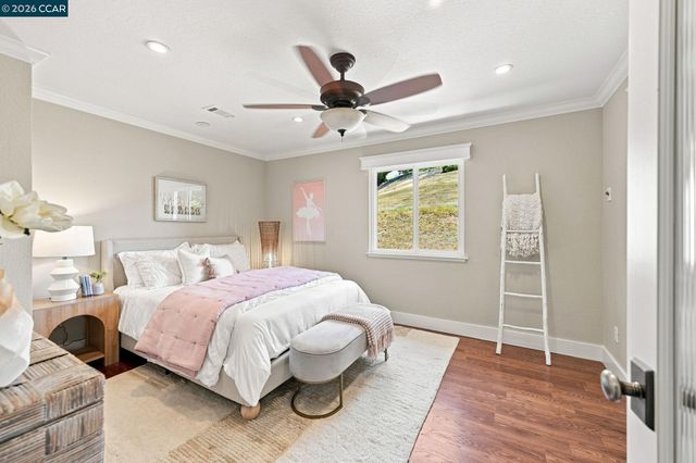 645 Birchwood Ct, Danville, CA 94506