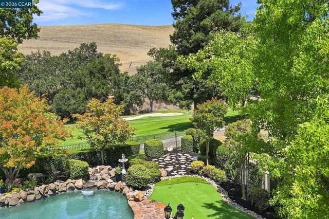 645 Birchwood Ct, Danville, CA 94506