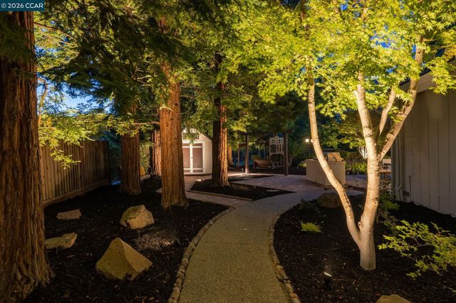 645 Birchwood Ct, Danville, CA 94506
